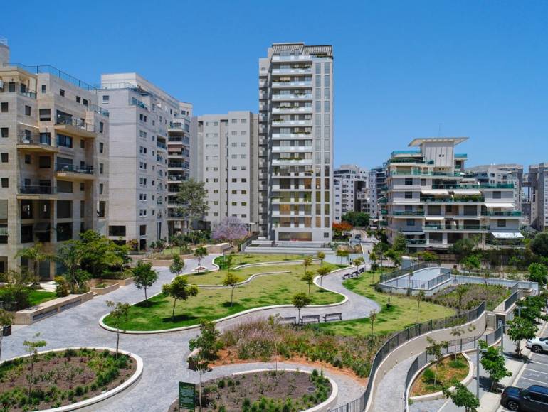 cover City Park.  Arthur Tower - Tel Aviv