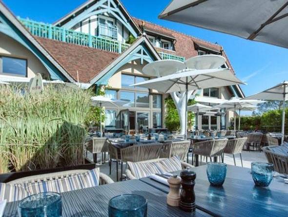 cover L’Hôtel Renaissance Paris Hippodrome de Saint-Cloud by Paris Country Club