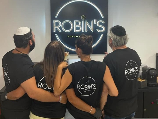 Robin's - 6