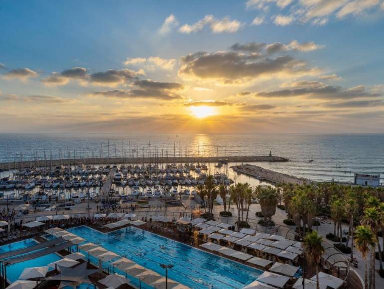 cover PartirenIsrael.com - Été Gordon Beach Tel Aviv