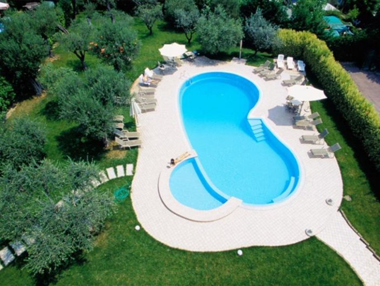 Kosher Holidays Souccot Riva de Sole Souccot 2024 Voyager cacher à