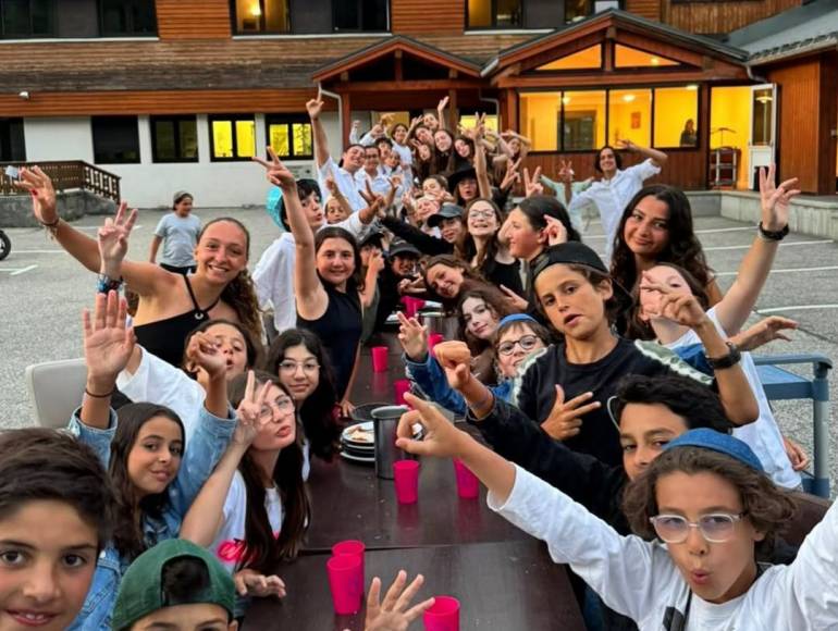 cover Yaniv - Courchevel - 10 - 14 ans - Juillet 2026