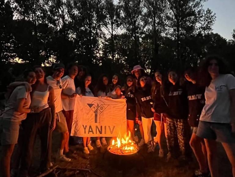 cover Yaniv - Mt St Michel - 8/10-ans-et-10/12-ans- Juillet