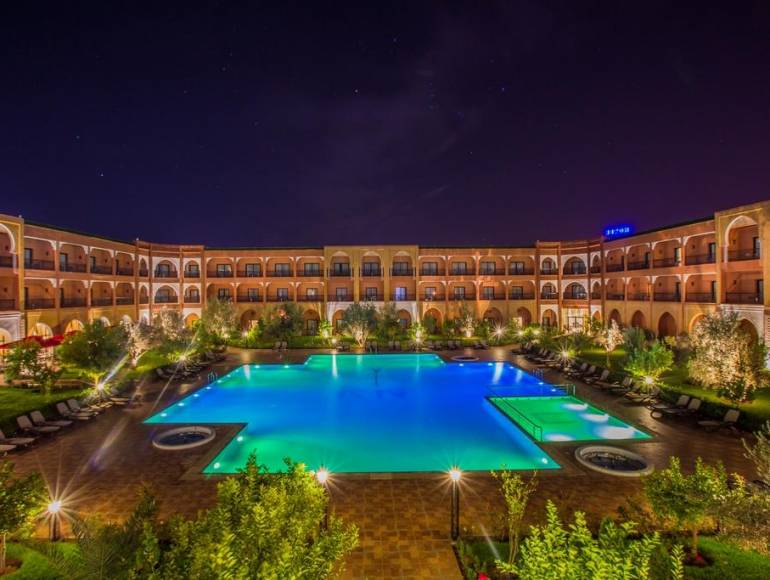 cover Pessah  avec CLUB HOLIDAYS