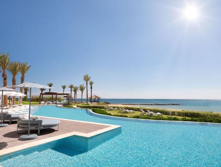 cover Pessah 2026 - White and Blue - Tamuday Bay