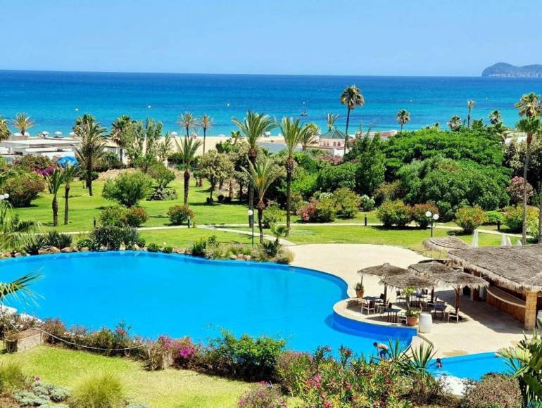 cover Sarah Tours. Nord du Maroc. Marina Smir Hôtel. Pessah