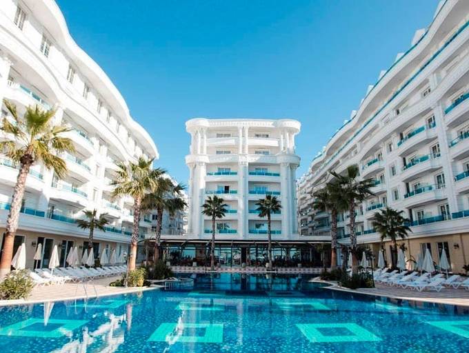 cover Dholydays Passover Albania