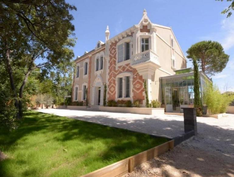 cover La Bastide des Trembles