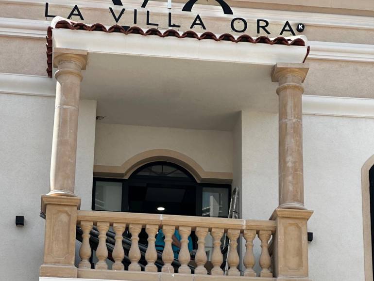 cover La villa Ora Juan les Pins Pessah